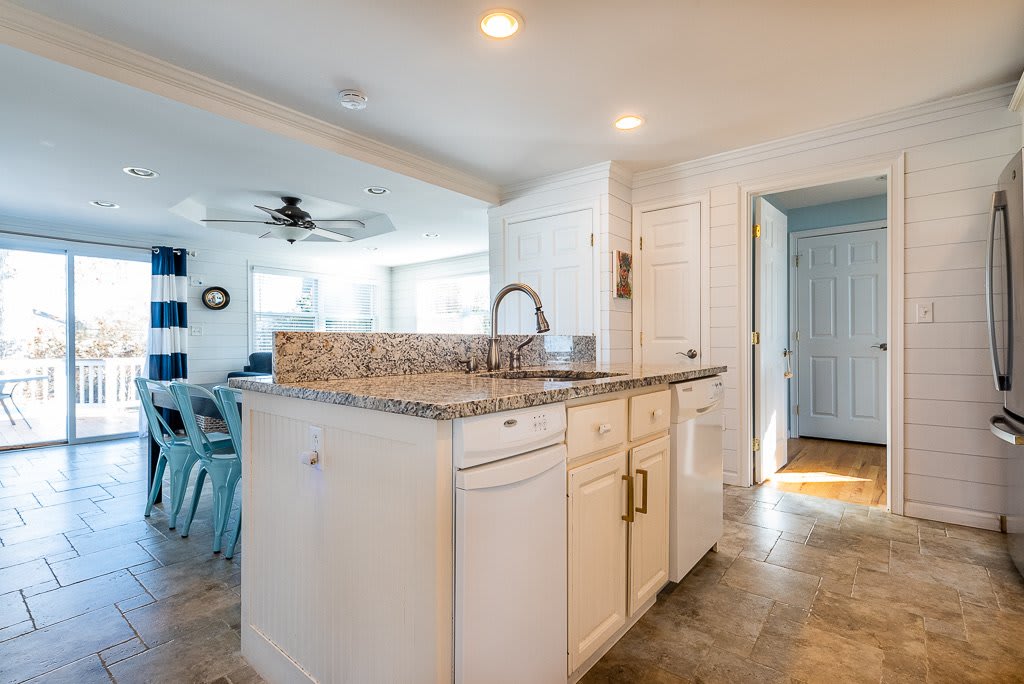 36 Center Beach Ave – photo 2