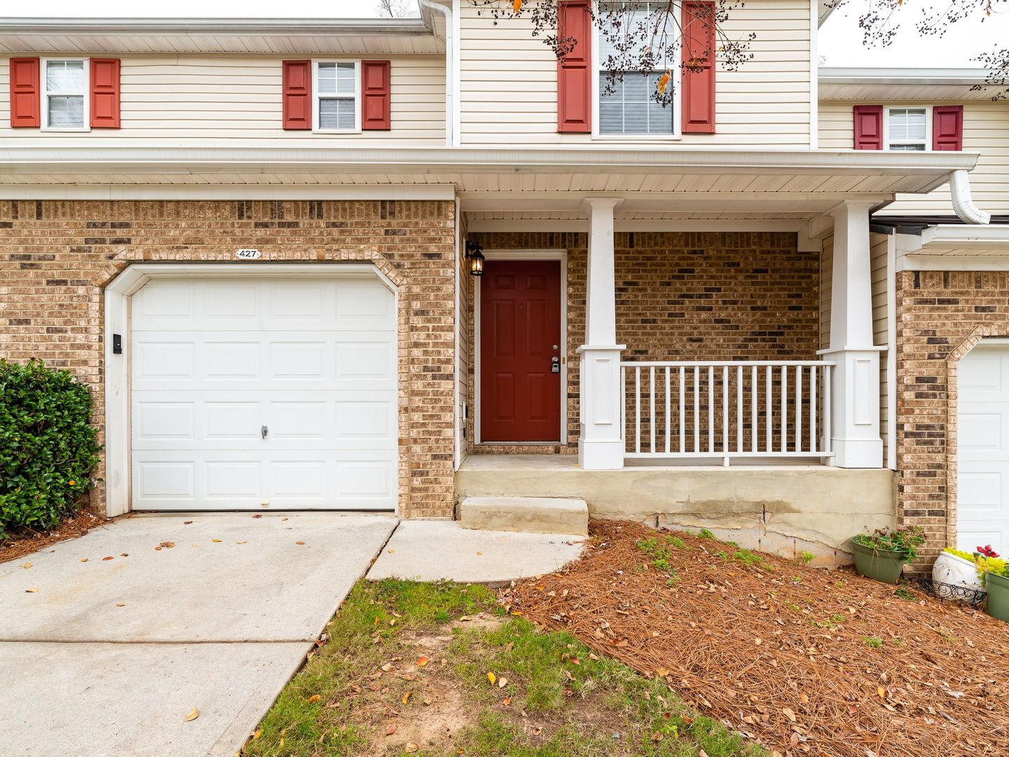 2 Bedroom 2 Bath Townhome with Unfinished Basement – photo 2