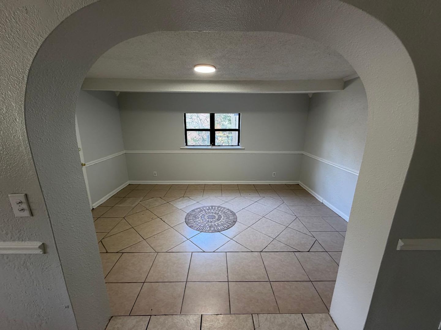 West side Beauty! 3 Bedrooms 2 Bathroom – photo 5