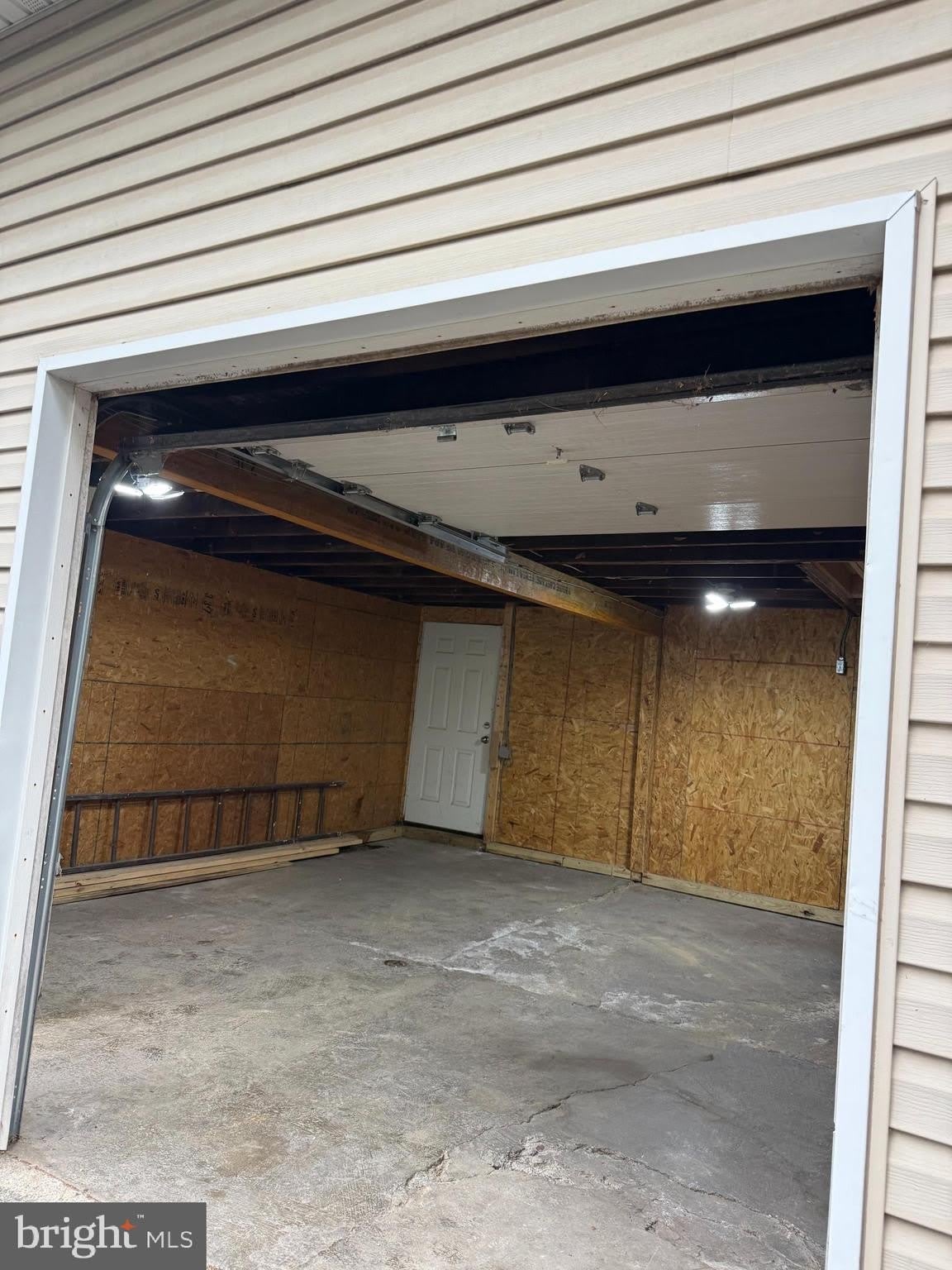 392 W BROAD Street – photo 3