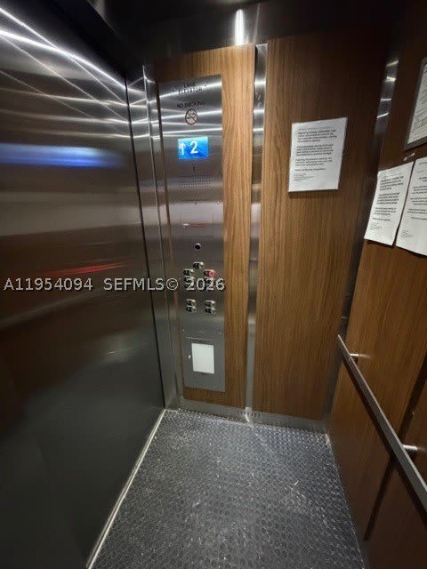 319 NE 14th Ave – photo 2