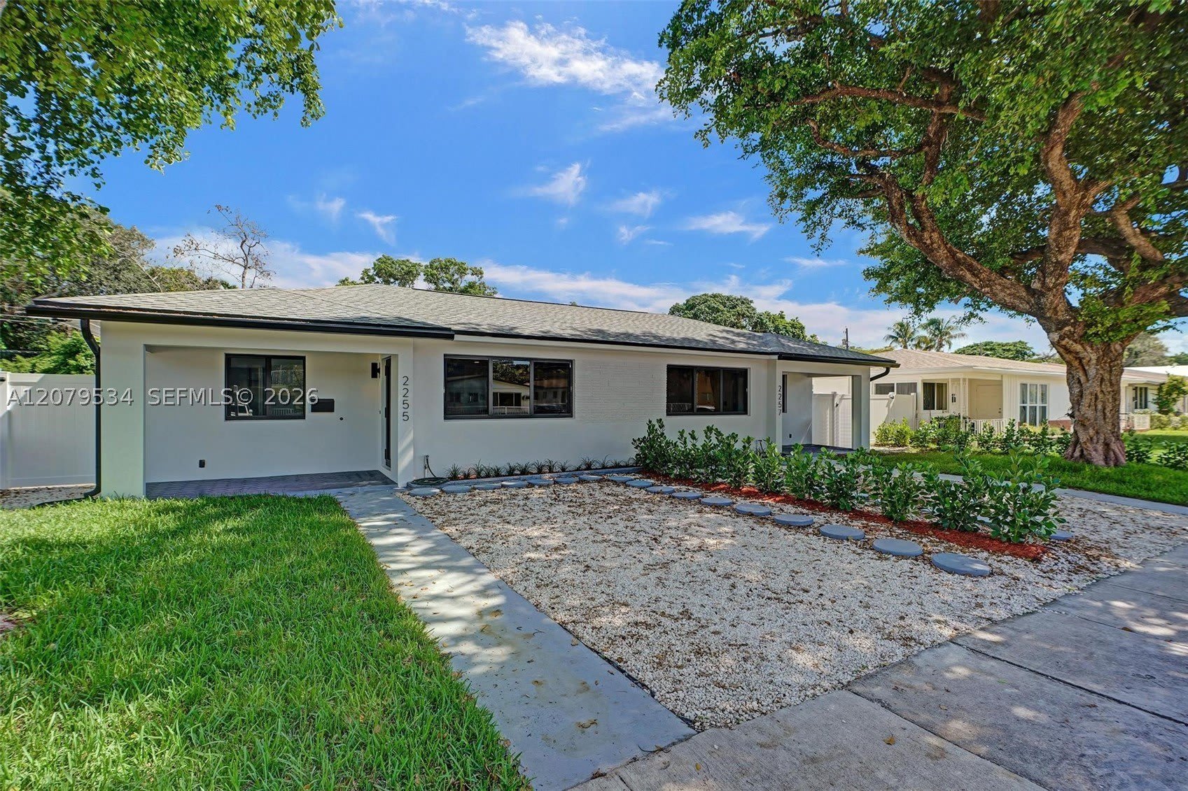 2255 NE 173rd St – photo 1