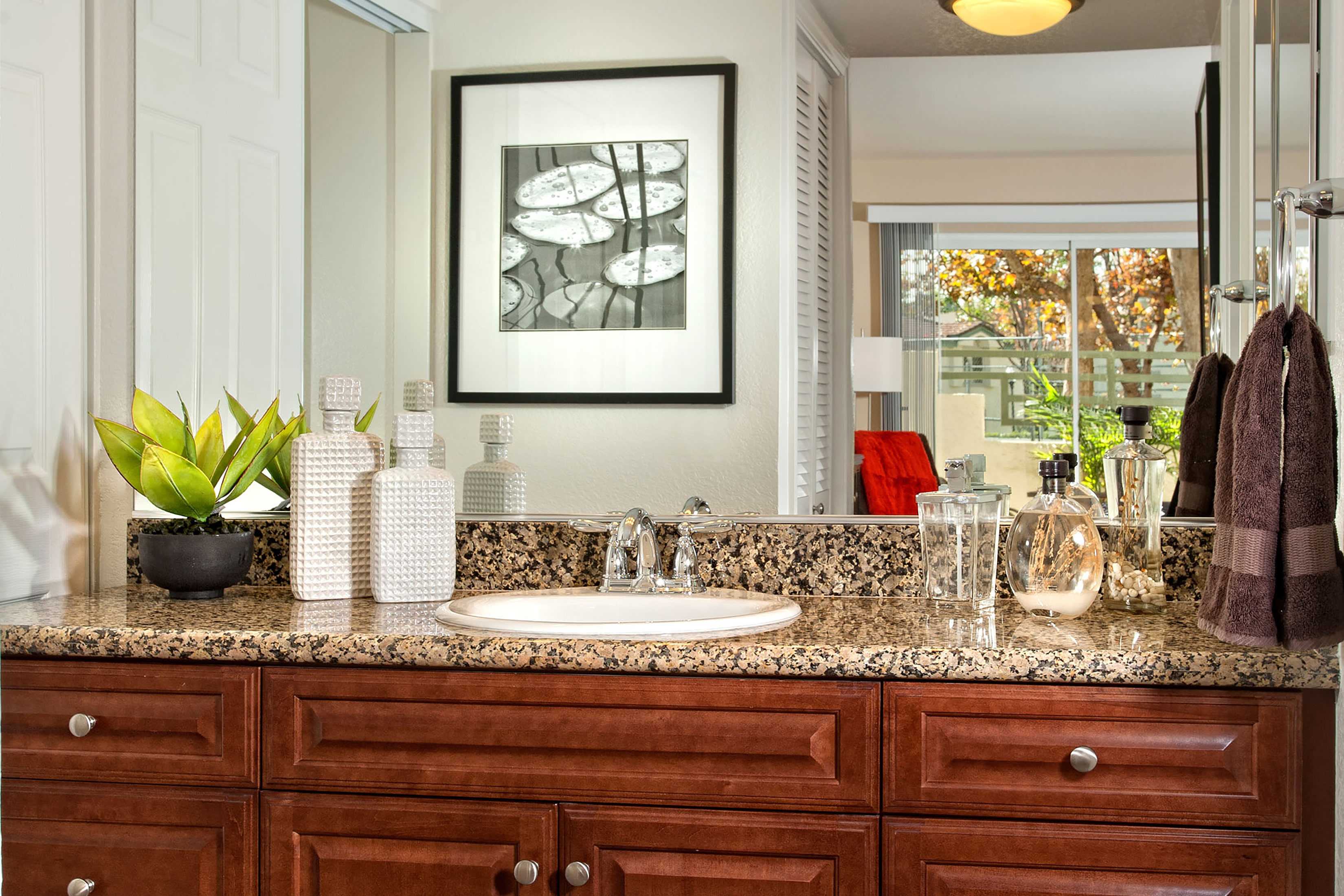 Elegantly Crafted Tantalizingly Spacious 4 Bedroom Home On Day Creek – photo 5