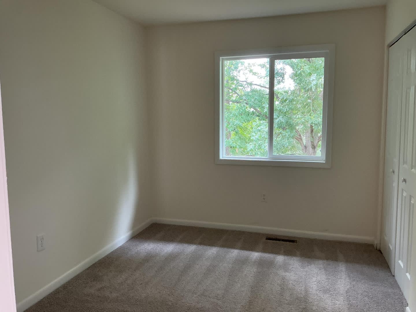 Remodeled Three level Town home – photo 5