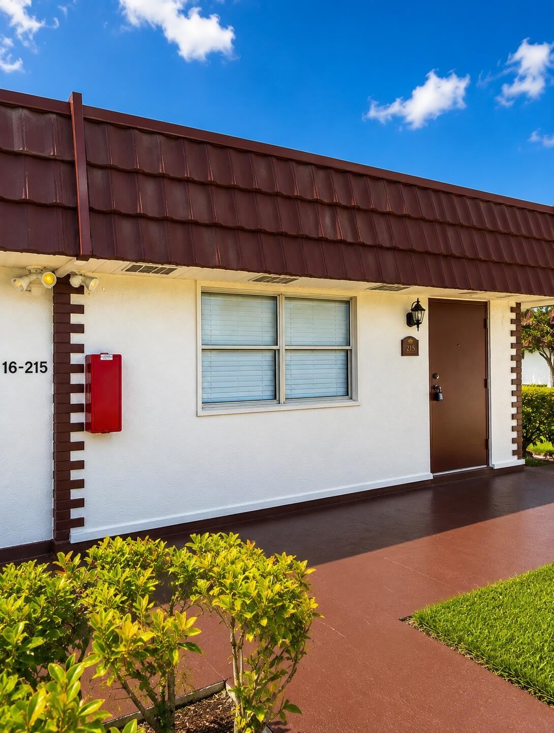 215 Waterford Crescent – photo 2