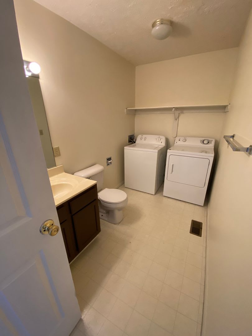 3 Bed/2.5 Bath Bloomington Townhouse – photo 5