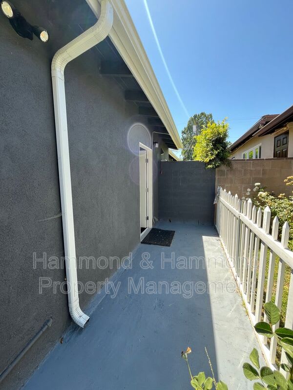 4447 Babcock Ave – photo 4