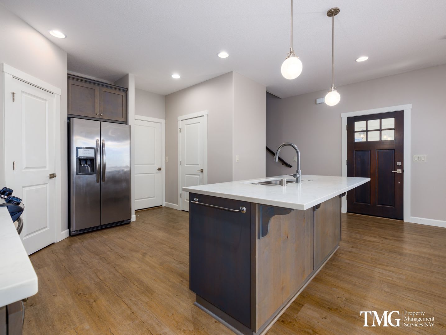 Pre- Leasing Large 3 Bedroom Home- With Garage – photo 2