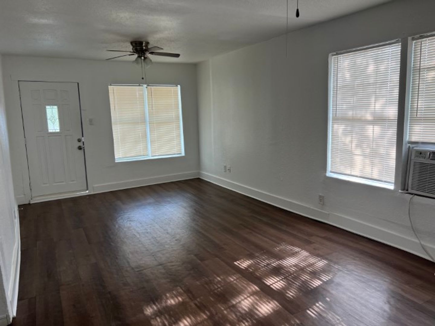 Fantastic Home Near Downtown – photo 4