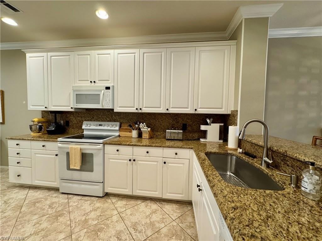 4884 Hampshire Ct – photo 3