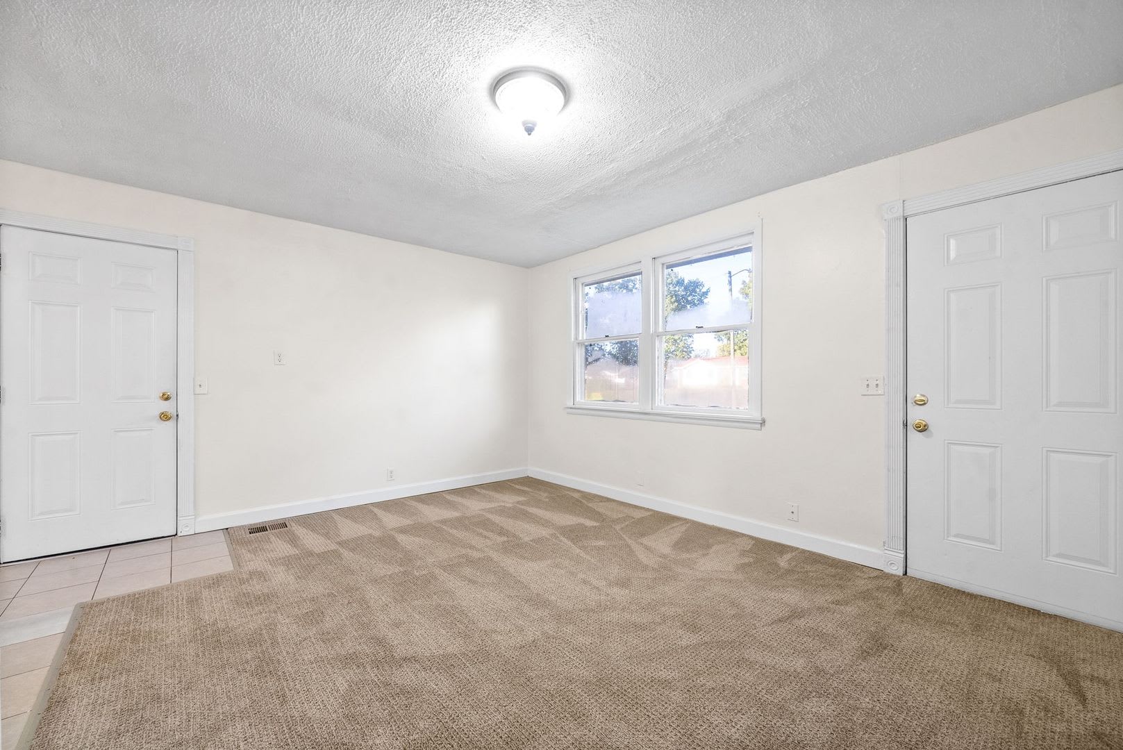 3 Bedroom Pet Friendly Home For Rent Close To Post – photo 5