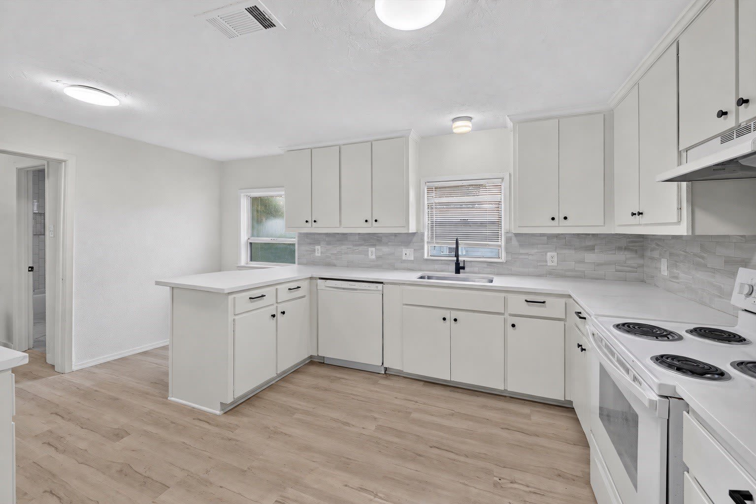 351 S Waco Street – photo 4