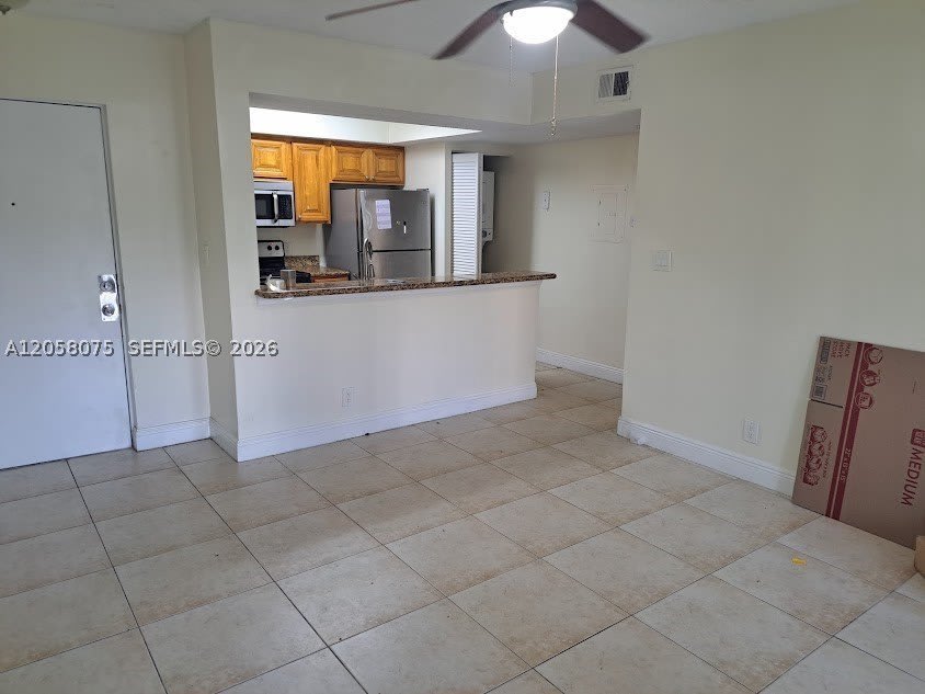 5612 Rock Island Rd – photo 4