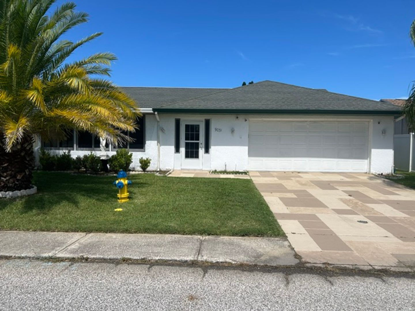 Fully furnished 3/2 available now! – photo 1