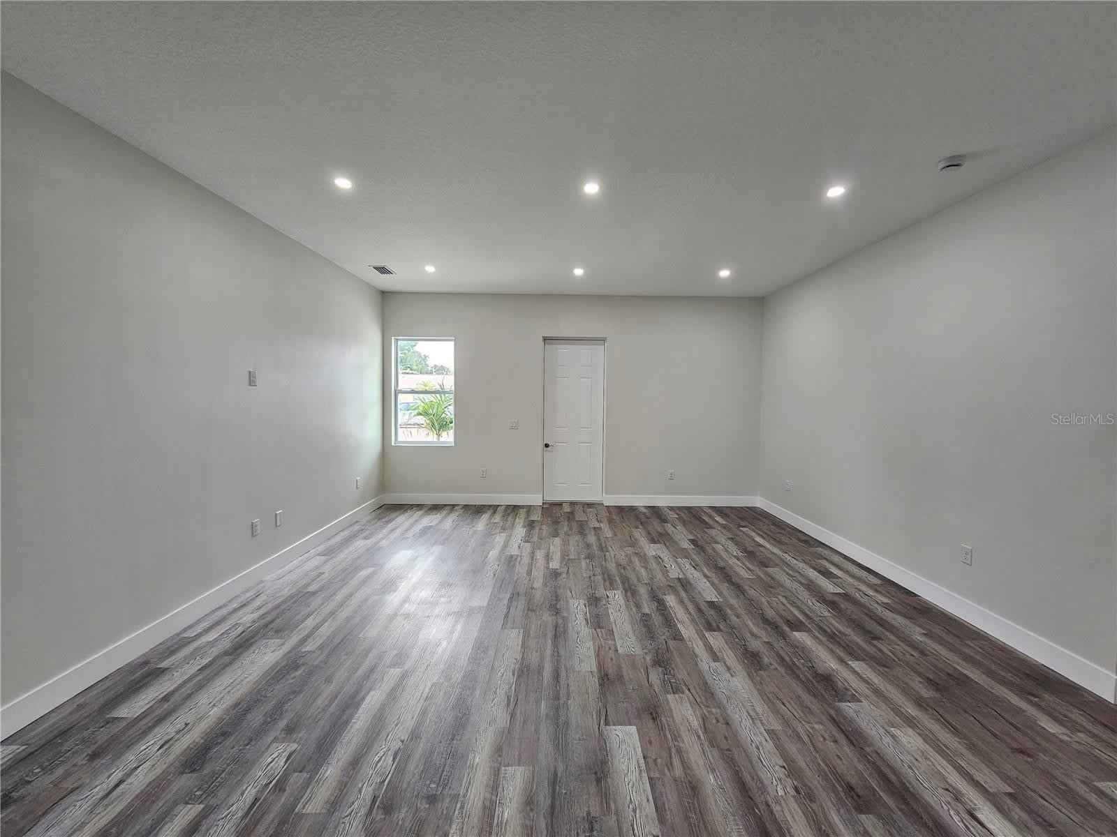 3525 MCINTOSH Road – photo 4