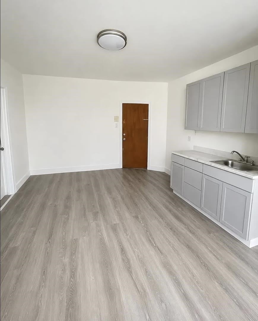 188 AVENUE F – photo 4