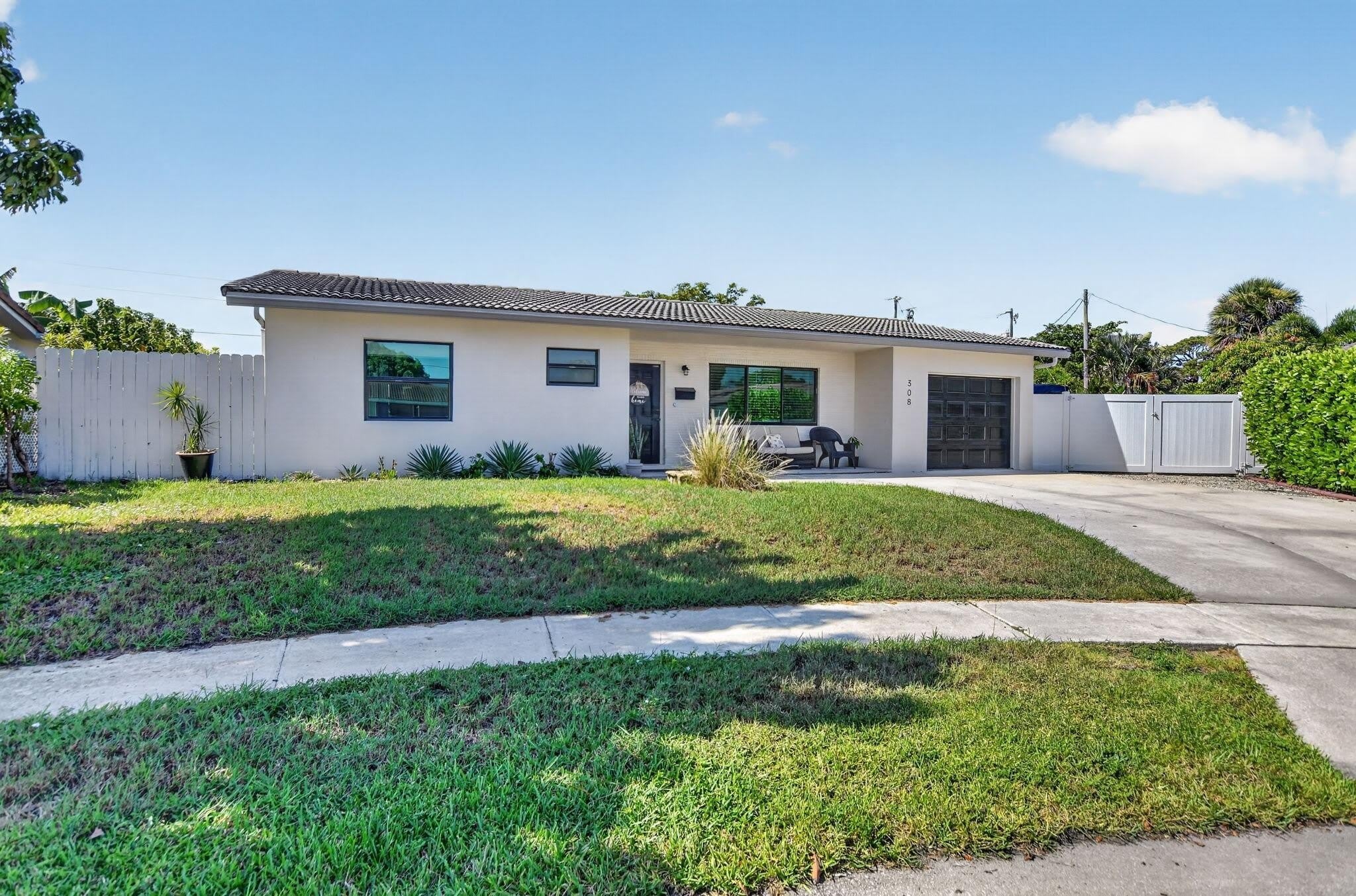 308 Se 2Nd Street – photo 1