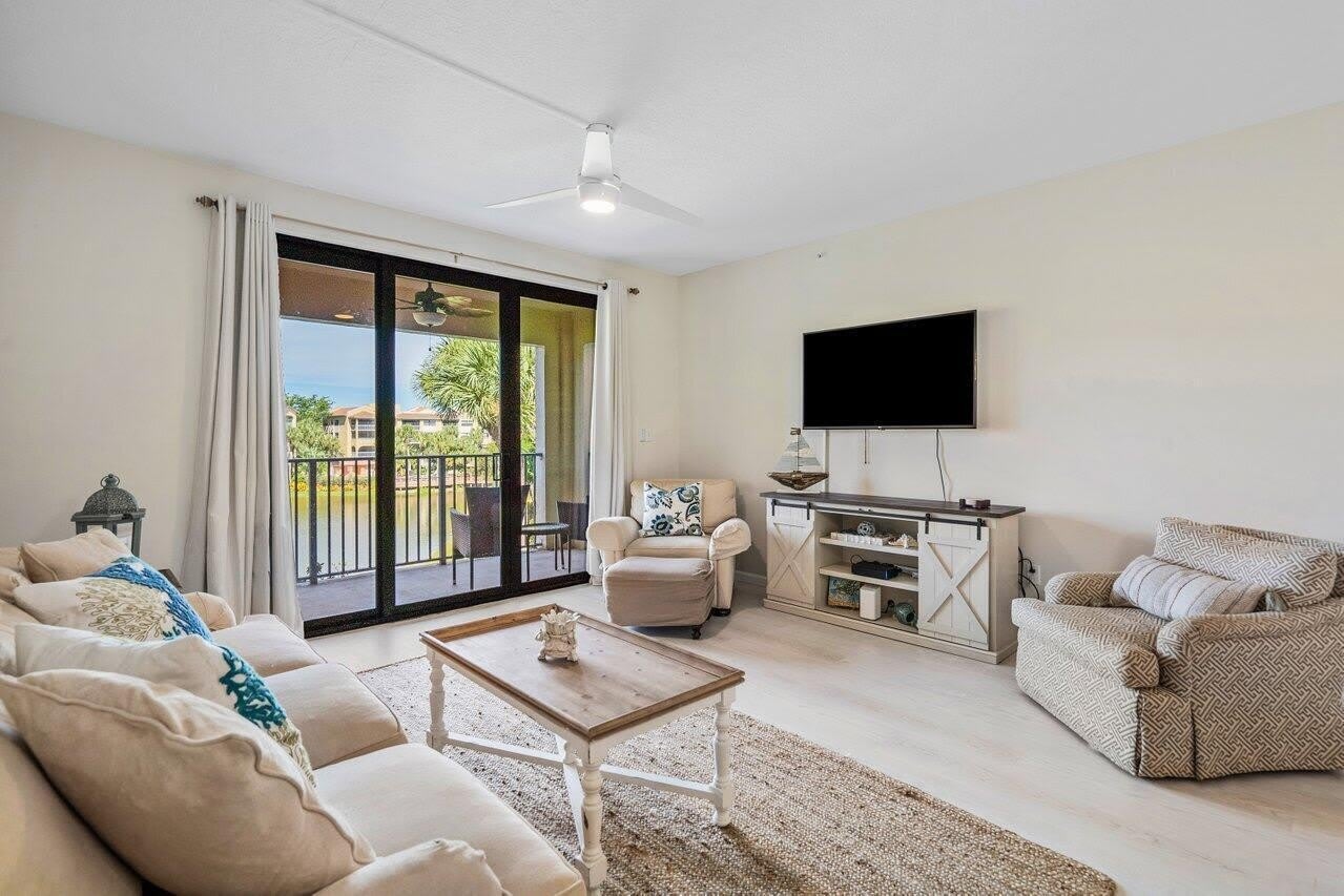 300 Uno Lago Drive – photo 1