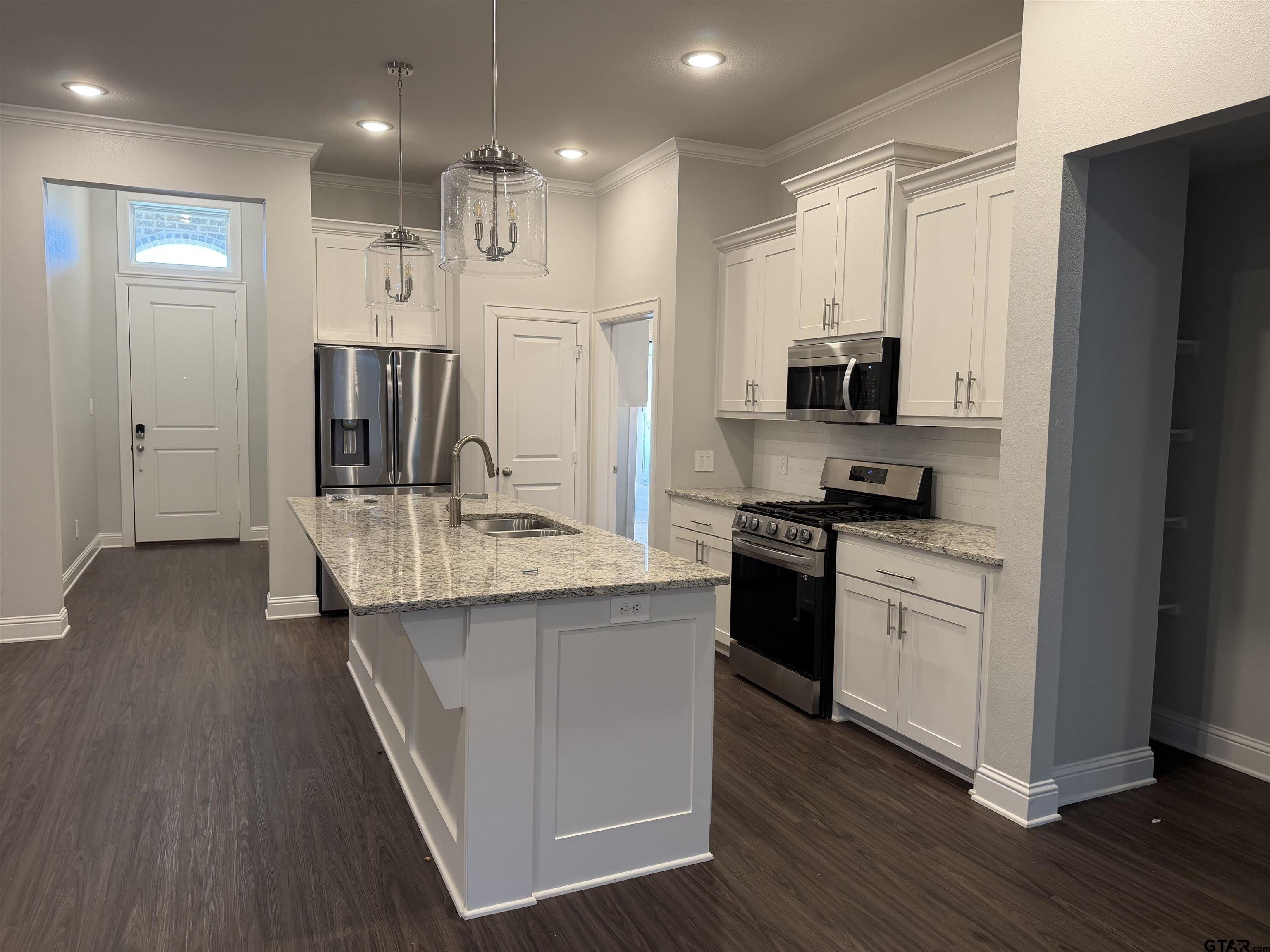227 Amanda Avenue – photo 5