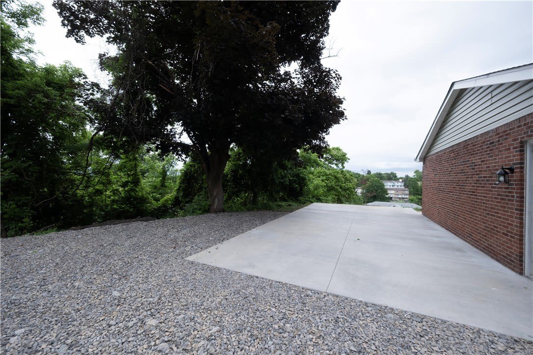 1165 Kings Ln – photo 4