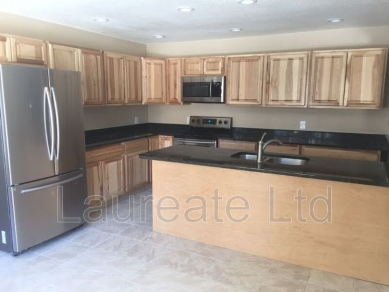2072 S Oakland St – photo 3