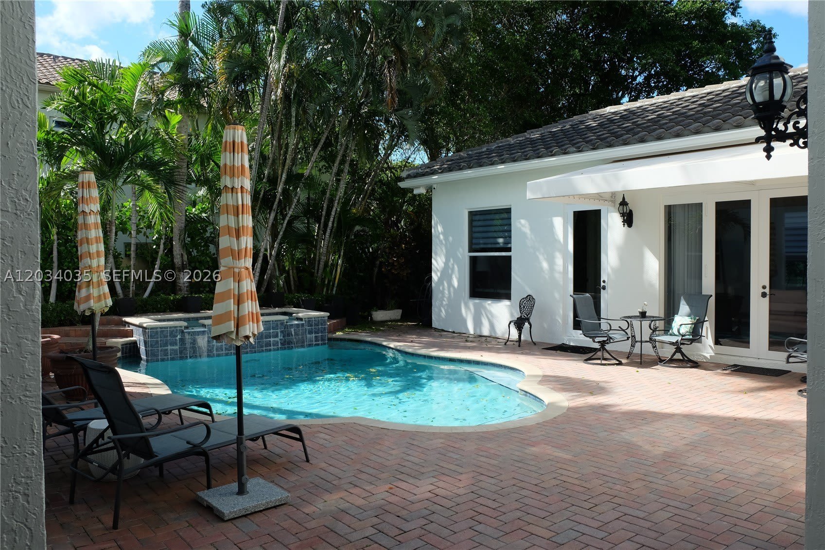375 SW 16th St – photo 2