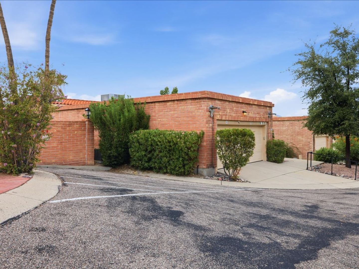 Beautiful 3 Bedroom Home In Valley Del Oro With Spacious Floor Plan – photo 2