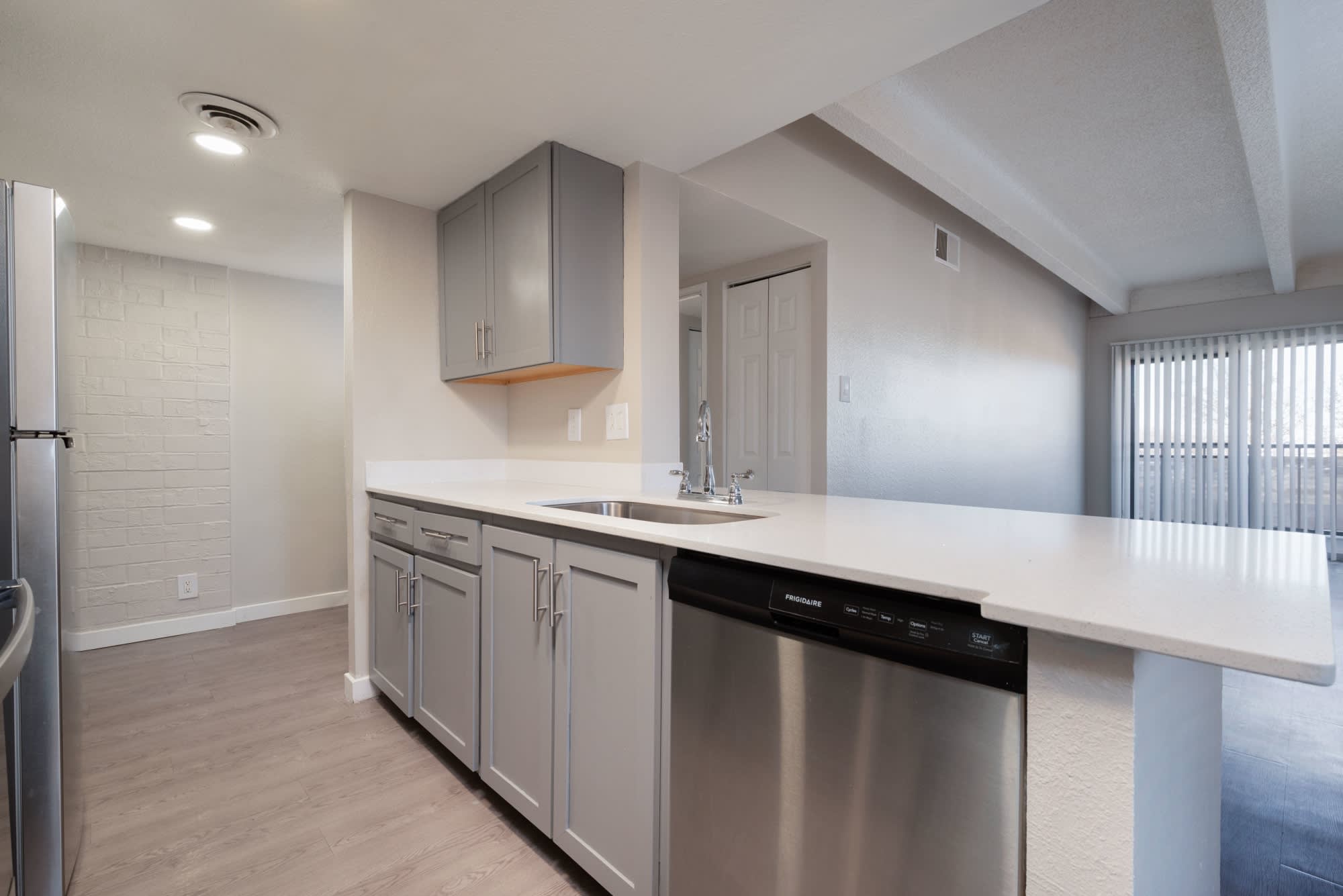 Uptown Square Apartments – photo 2