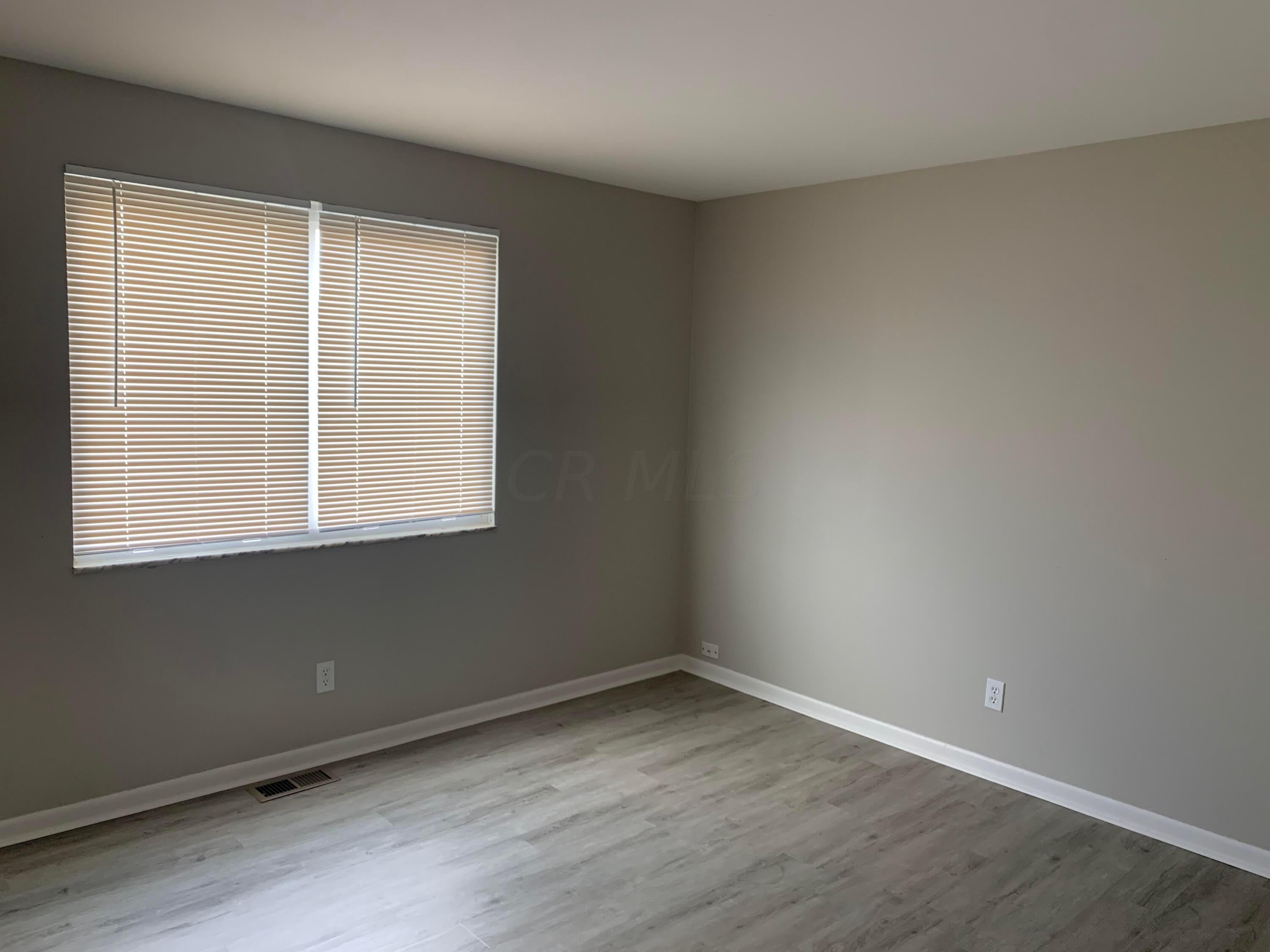 4677 Hilton Avenue – photo 4