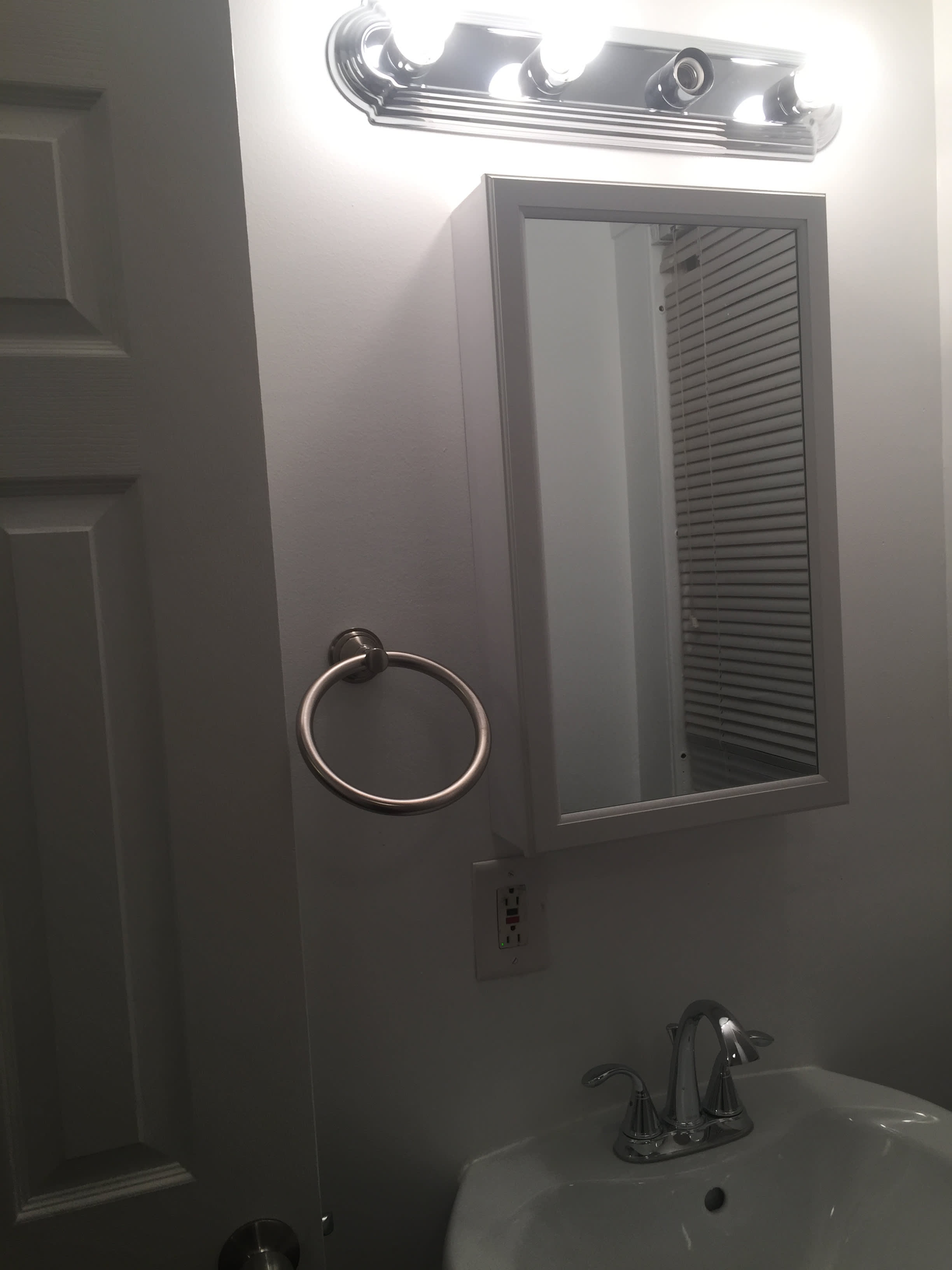 90 Hinman St – photo 4