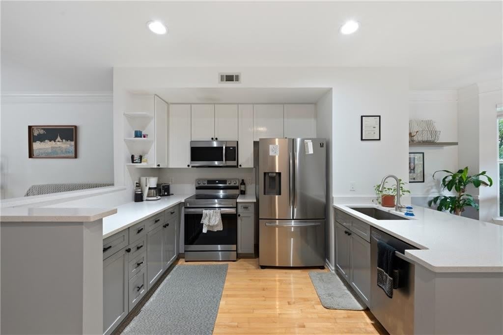 951 Glenwood Avenue SE – photo 3