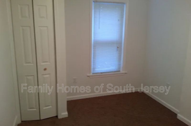810 N Church St – photo 4