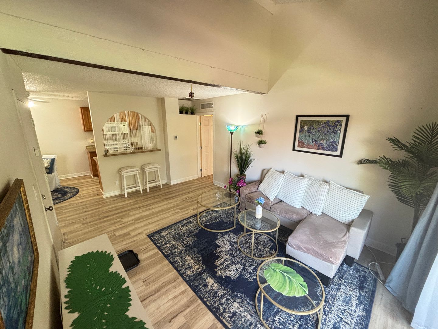 Fully Furnished 1Bed/1Bath Condo in Central Las Vegas Near UNLV – photo 2