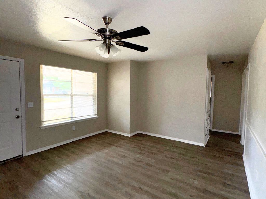 7808 NW 6th St – photo 2