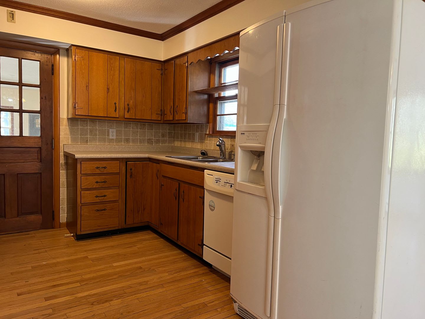 3 Bedroom / 1 bathroom single family house – photo 2