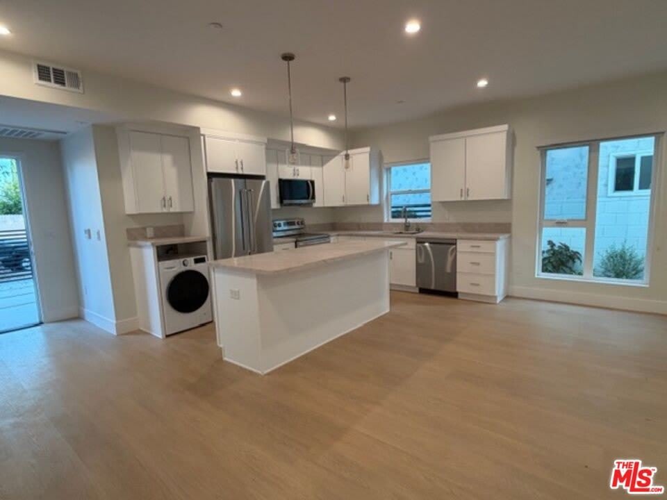 5191 Lindley Ave – photo 3