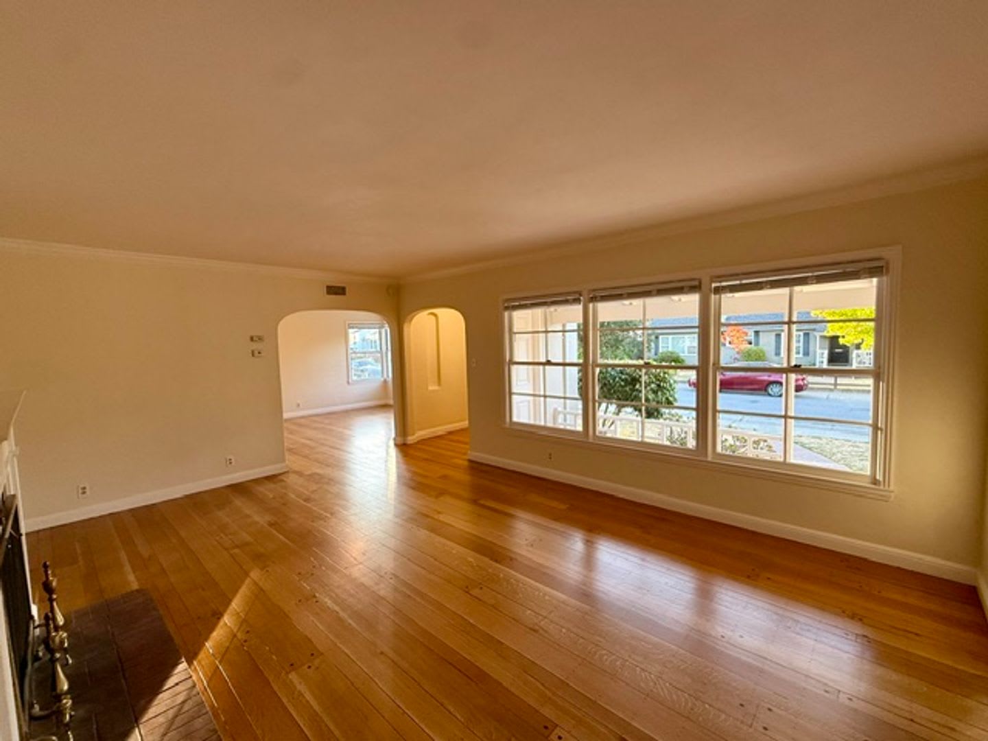 Walk to Trader Joe’s & Hillsdale! San Mateo Gem with Sprawling Backyard – photo 5