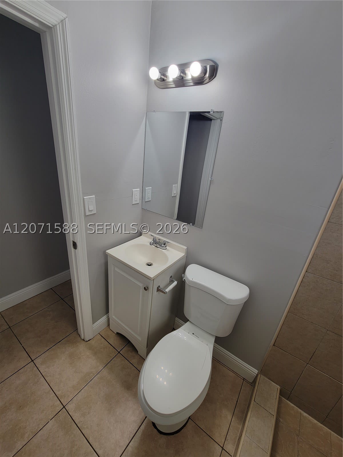 1740 NW 1st Pl – photo 4