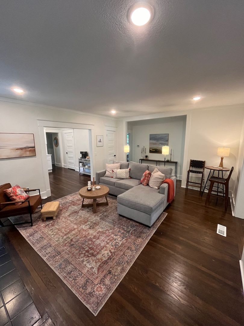8201 Fully Renovated Home In The Heart Of Overland Park Walk To Downtown And The New Farmer S Market Original Hardwood Floors Modern Updates Throughout – photo 5