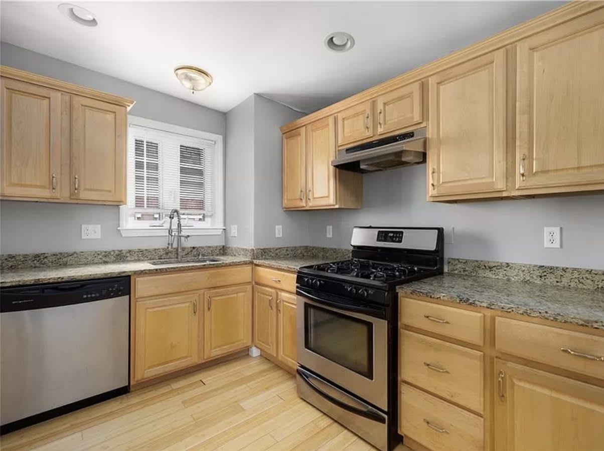 86 Grove St – photo 4