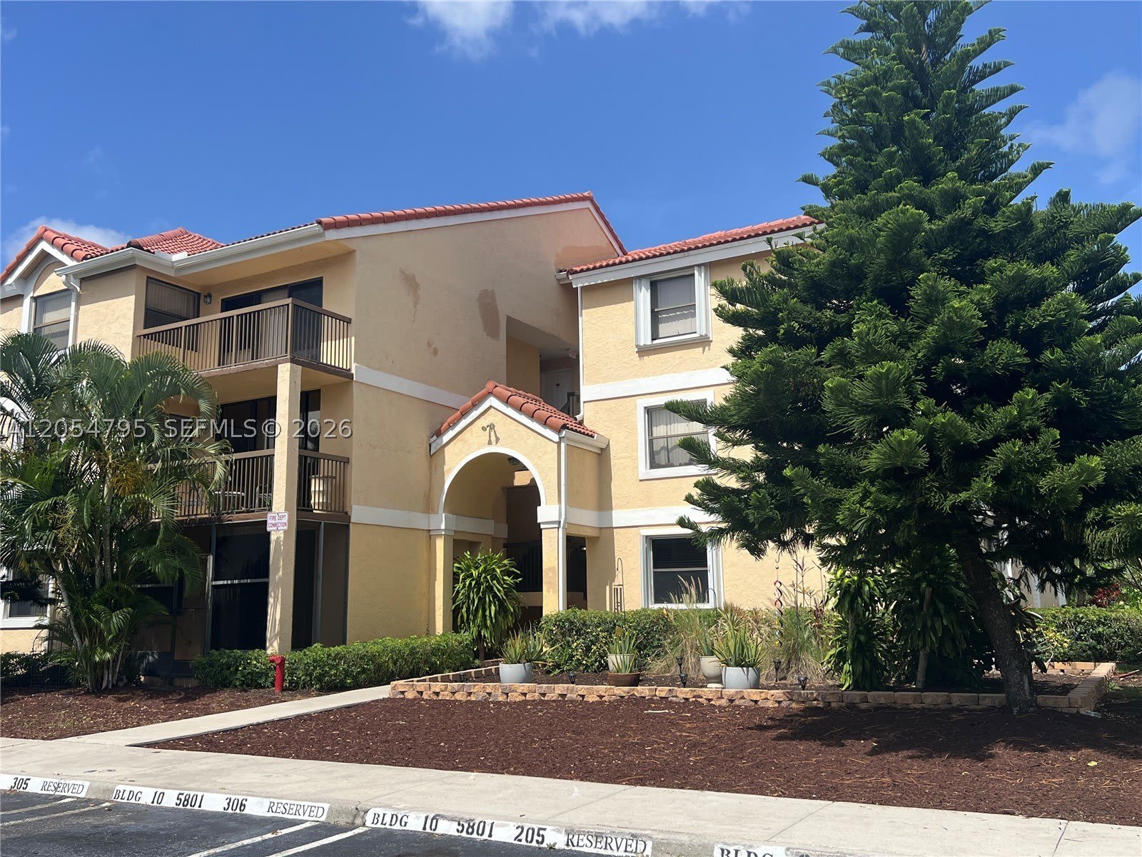 5801 Riverside Dr – photo 2