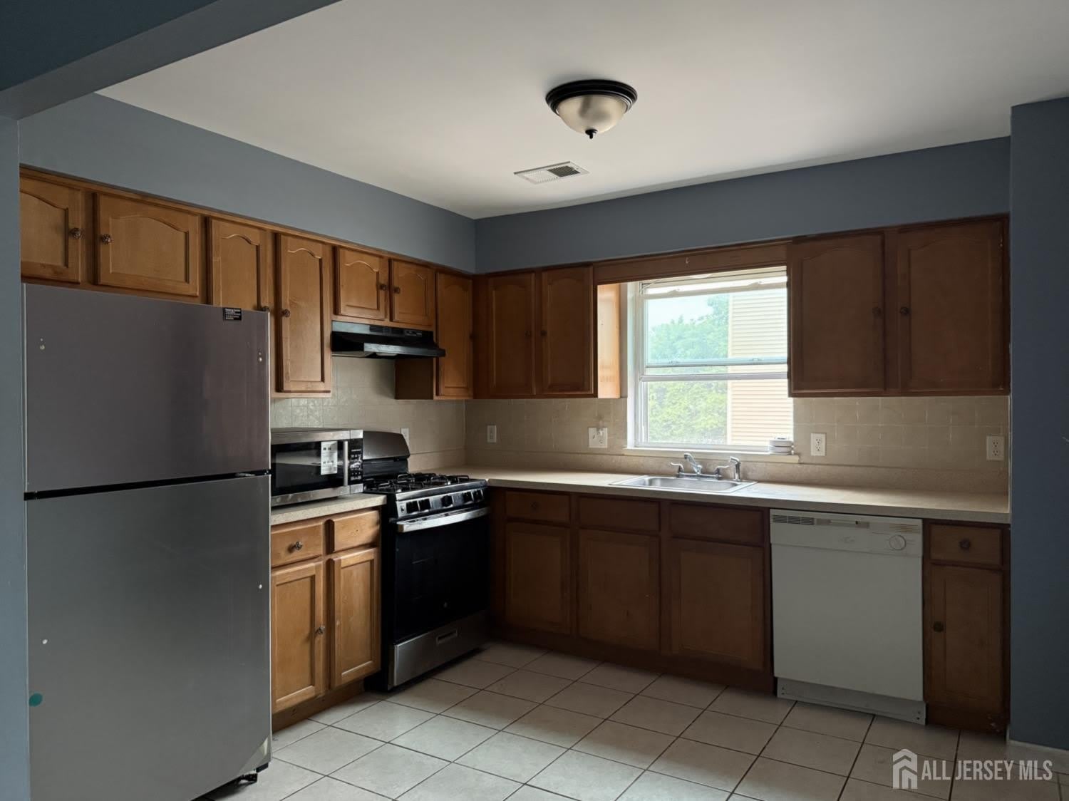 35 Tillinghast Street – photo 5