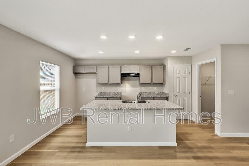 9218 8th Ave – photo 3