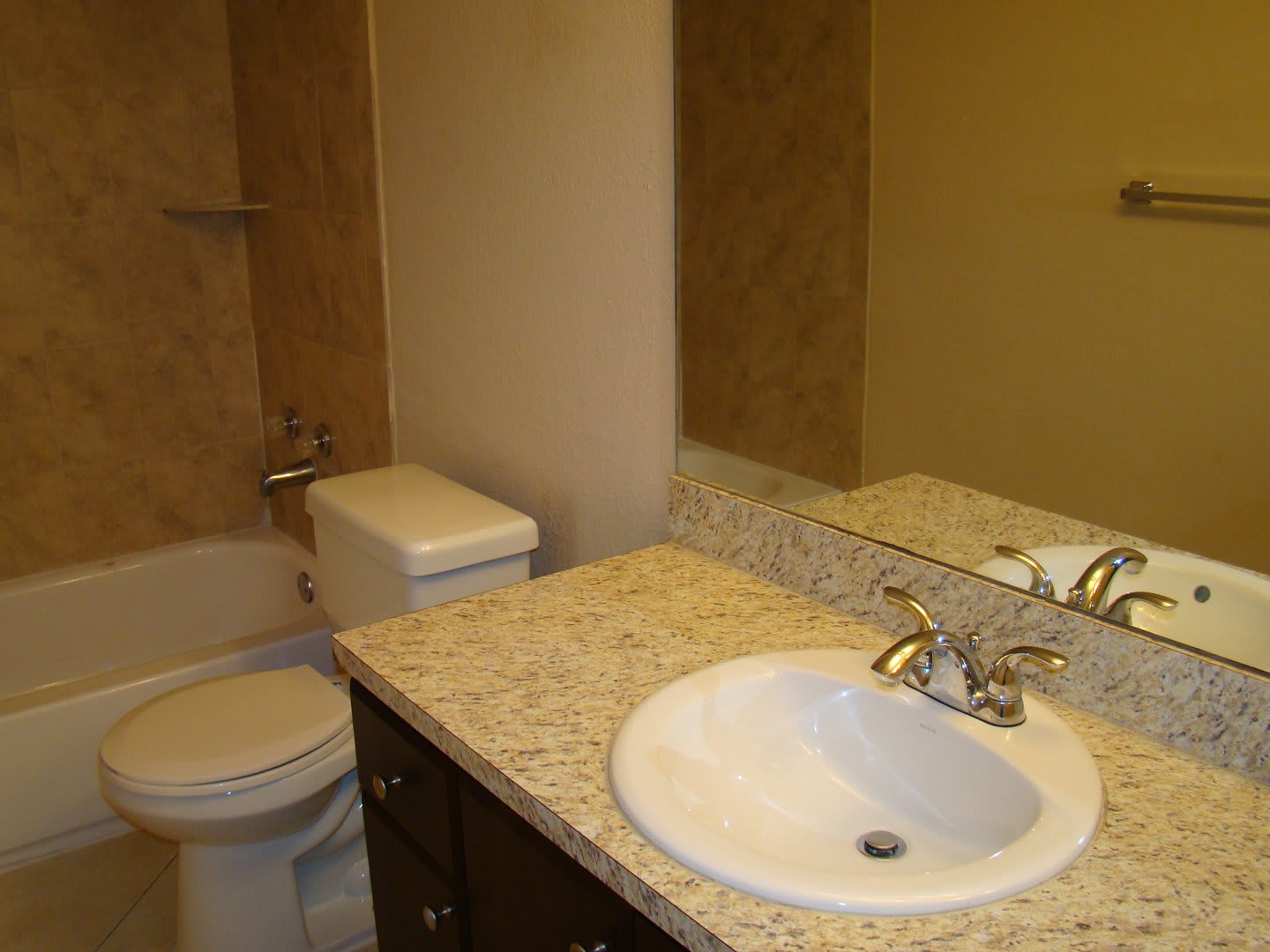 Free Rent Offer Available On Select Units – photo 4