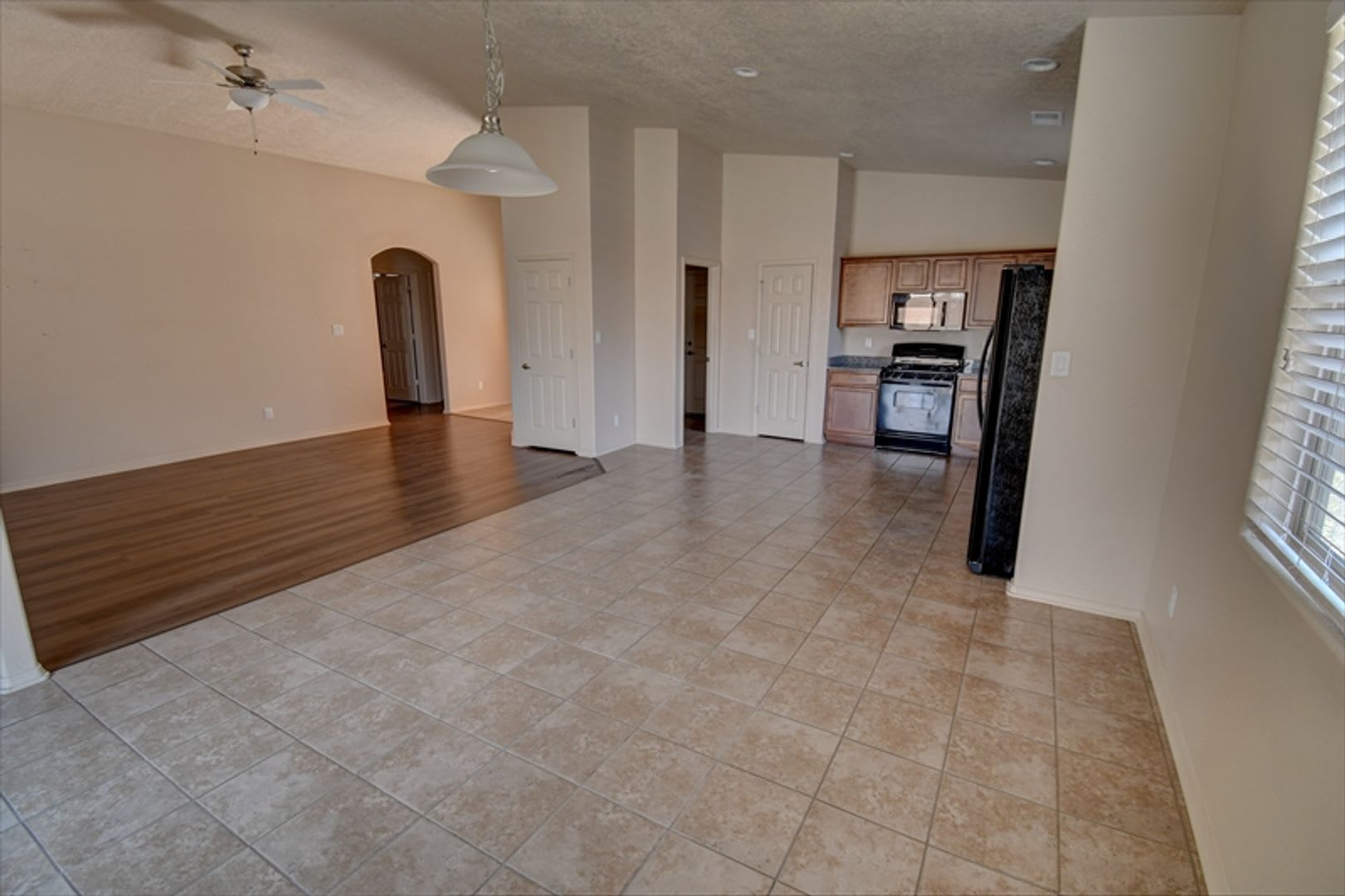 Los Lunas Home Available Now! – photo 4