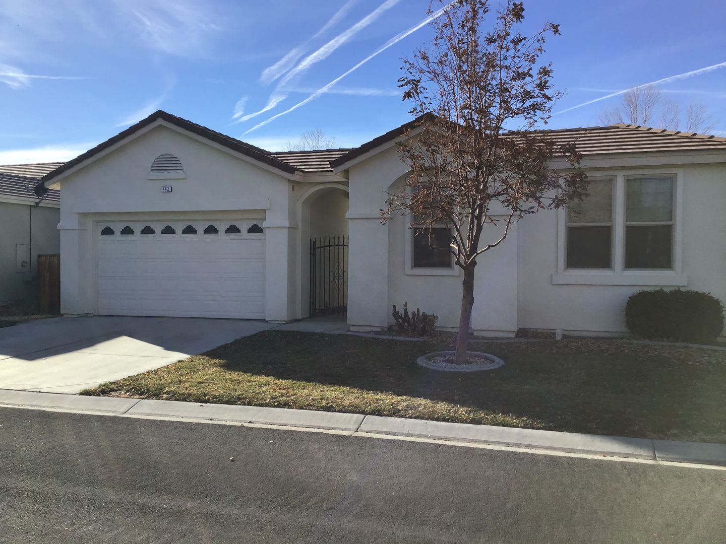 <b>Beautiful 3 Bedroom 2 Bath On The Golf Course<br><br> – photo 1