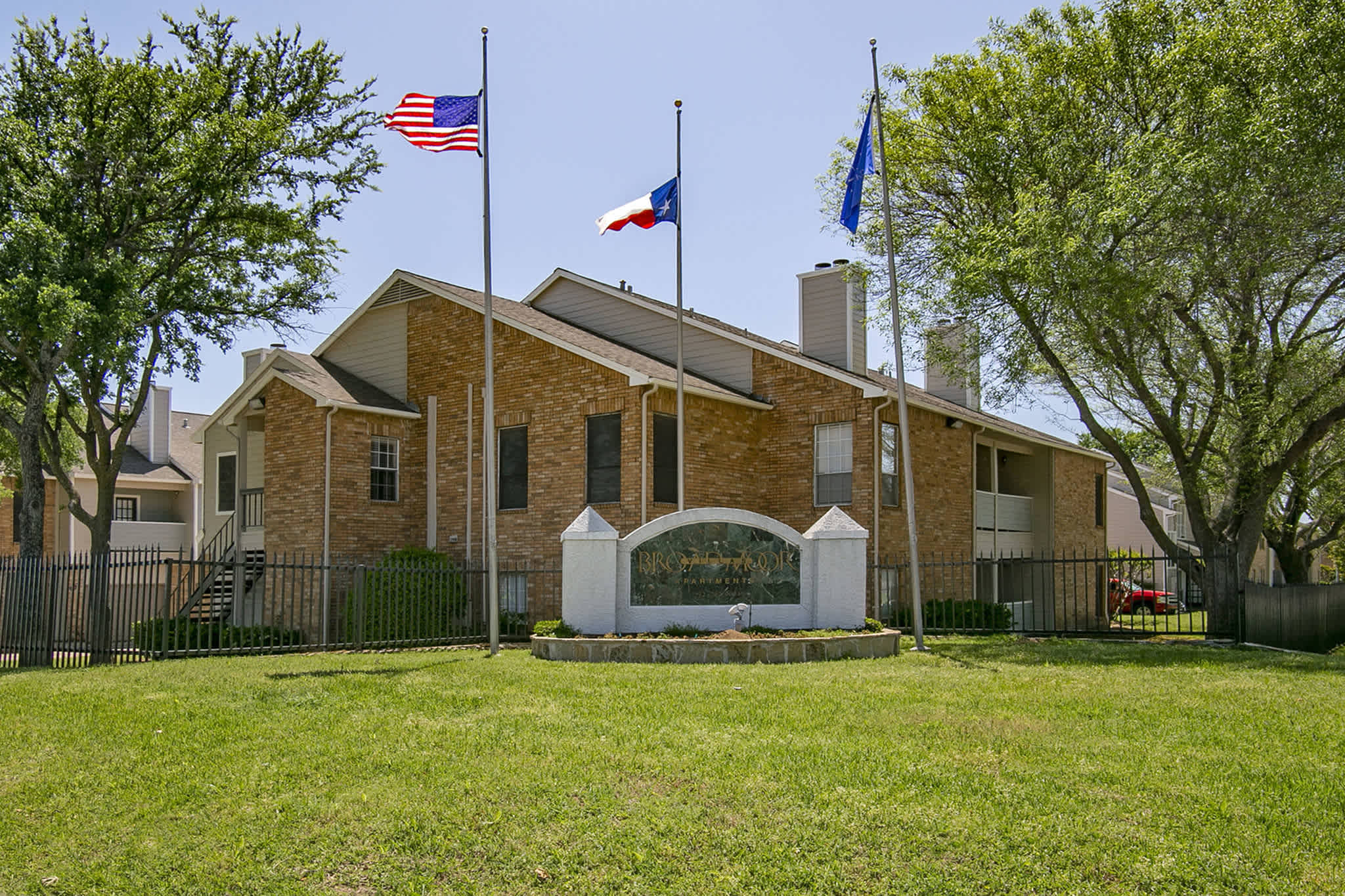 Broadmoor Villa – photo 1