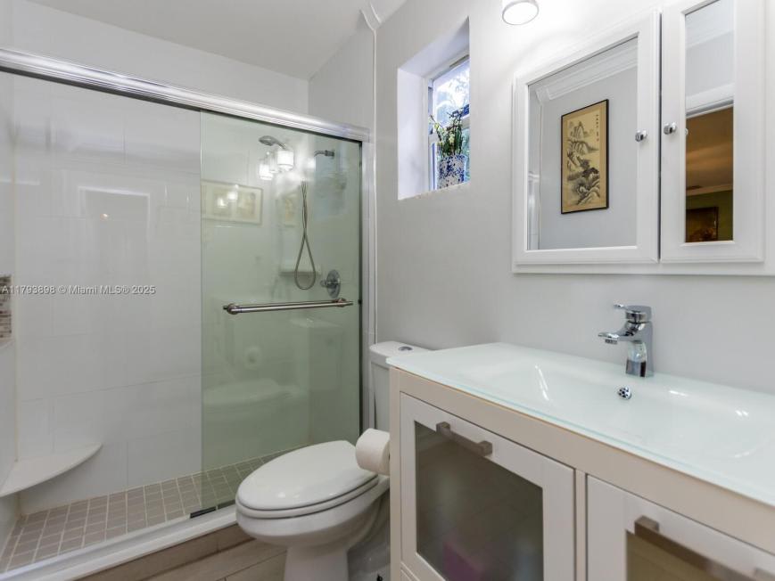 5524 Garfield St – photo 2