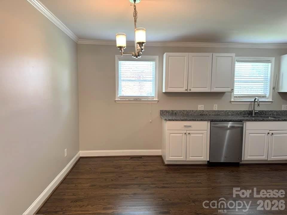 2401 Roslyn Avenue – photo 5
