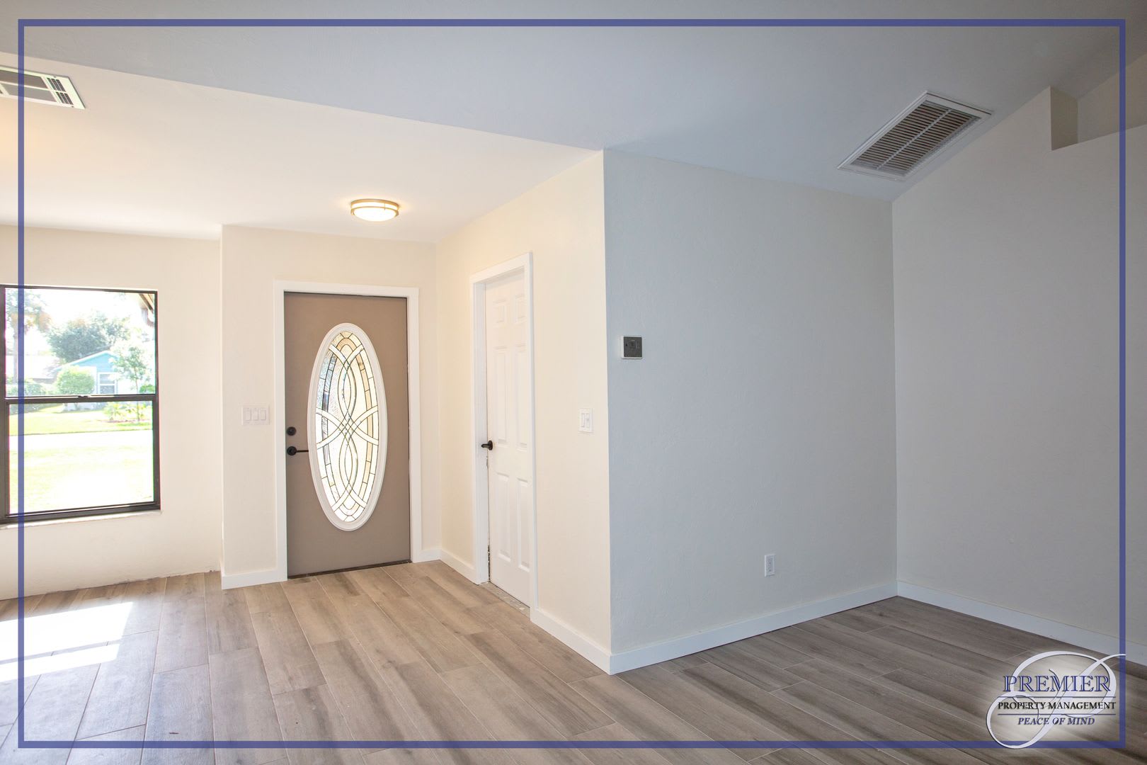 ***GREAT LOCATION***3 BEDS/2 BATHS ***SINGLE FAMILY POOL HOME***RECENTLY UPDATED*** – photo 2